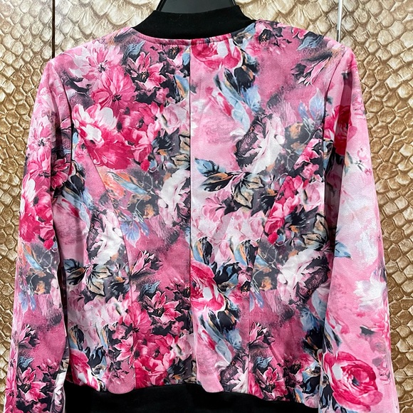 Pink Floral 🌸 Satin Jacket Size Small 🌸 NEW! - Picture 9 of 15